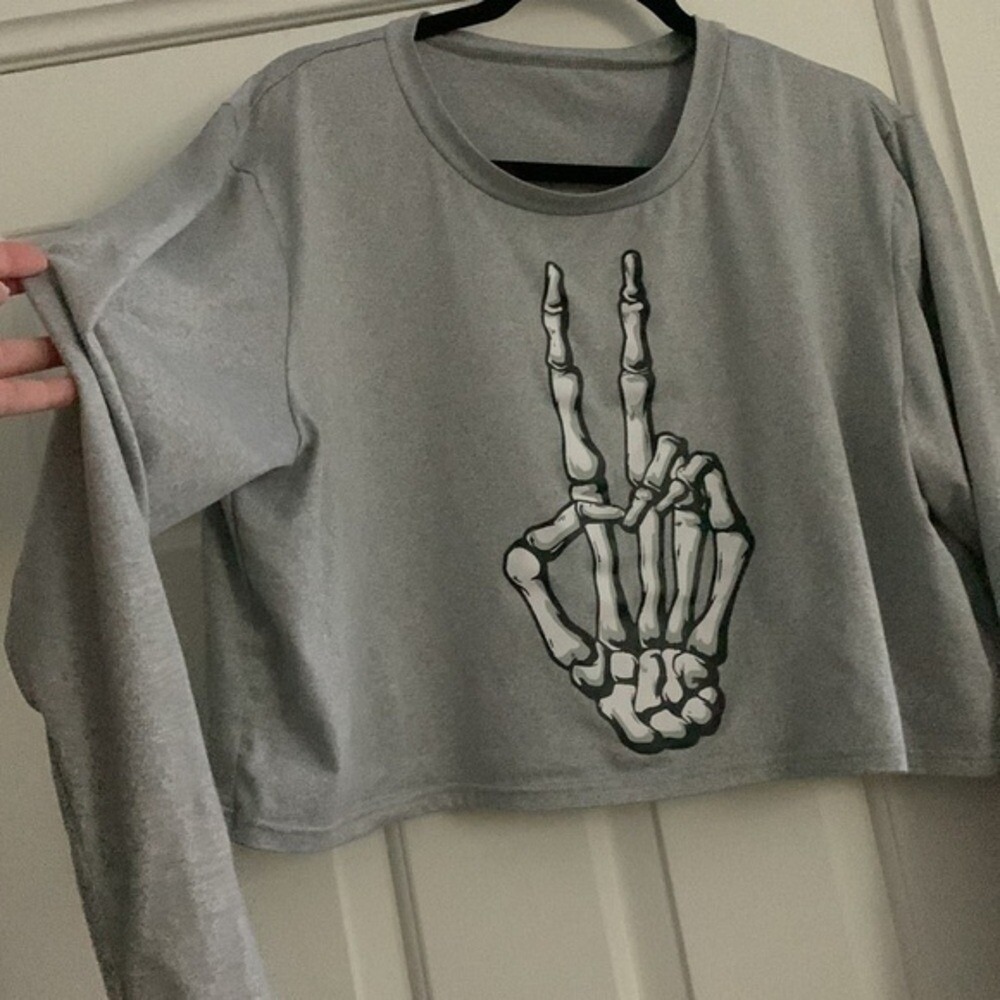 SHEIN Curve Grey Skeleton Peace Sign Graphic Long Sleeve Crop Top Womens 2XL - Picture 4 of 8